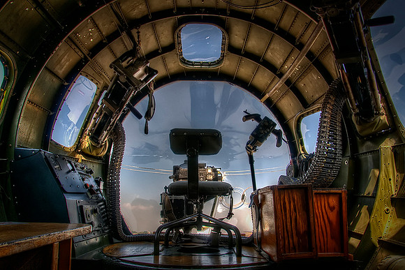 1945 Boeing B-17G Flying Fortress - Experimental Aircraft Association Inc