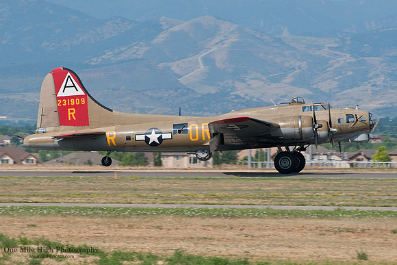 1944 Boeing B-17G Flying Fortress - "Nine 'O Nine"