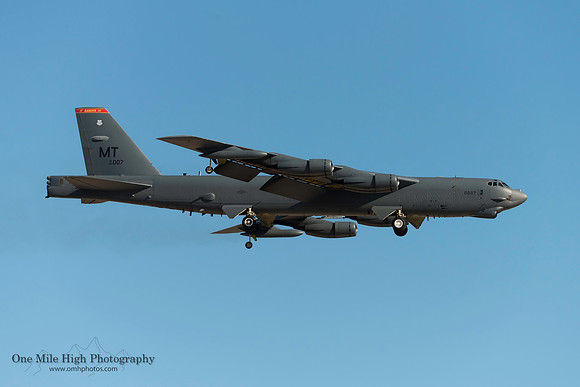 Boeing B-52H-BW Stratofortress (60-0007)