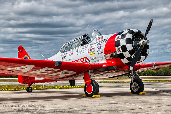 1943 North American SNJ-5 Texan (N3267G) - Team Aeroshell (Alan Henley)