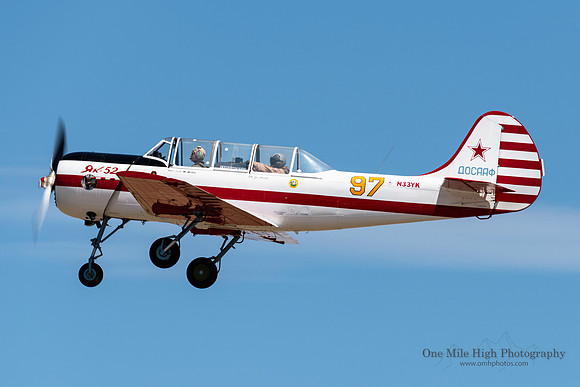 DSC_4132_1990 Yakovlev Yak-52 (N33YK)