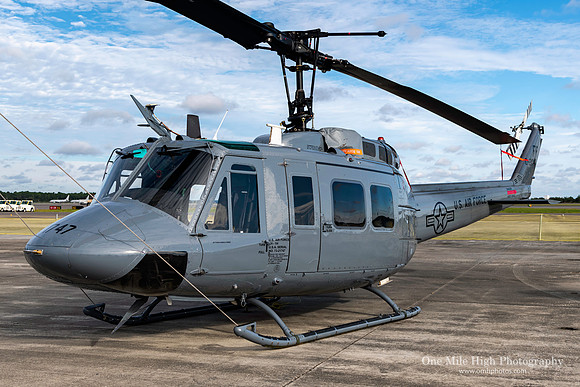 Bell TH-1H Iroquois (73-21747)