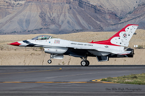 Lockheed F-16C Falcon - USAF Thunderbird #2 (Maj Ryan Bodenheimer)