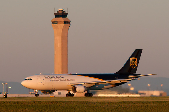 Airbus A300F4-622R (N140UP)