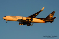 Boeing 767-34AF (N343UP)