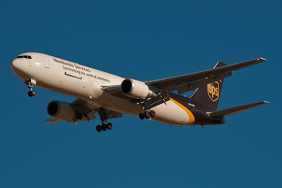 Boeing 767-34AF (N341UP)