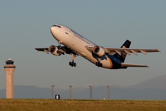 Airbus A300F4-622R (N142UP)