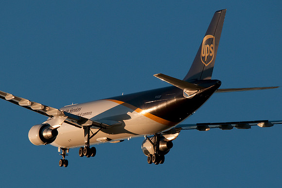 Airbus A300F4-622R (N142UP)