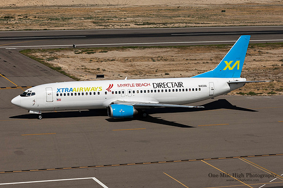 Boeing 737-400 (N43XA)