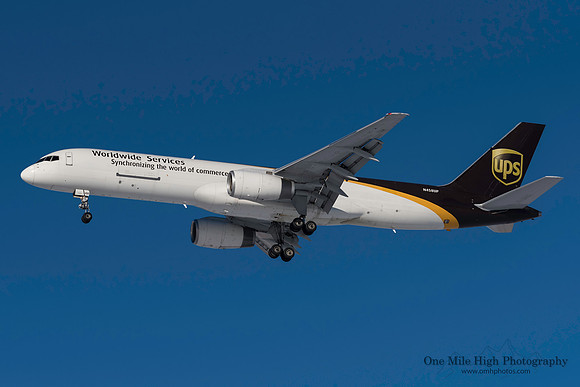 Boeing 757-24APF (N458UP)