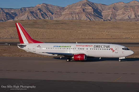 Boeing 737-429 (N42XA)