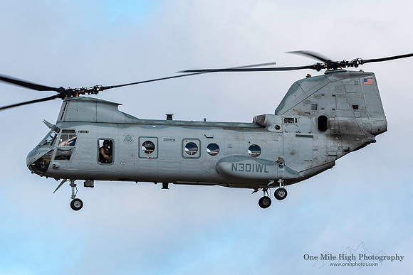 Boeing-Vertol CH-46E Sea Knight (N301WL)