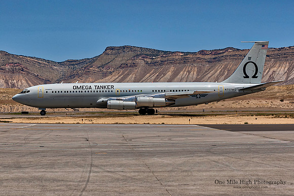 Boeing 707 (N707MQ)