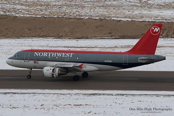 Airbus A319-114 (N348NB)