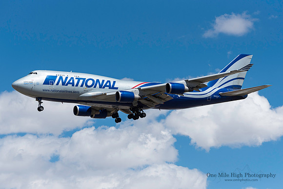 Boeing 747-428 (N952CA)