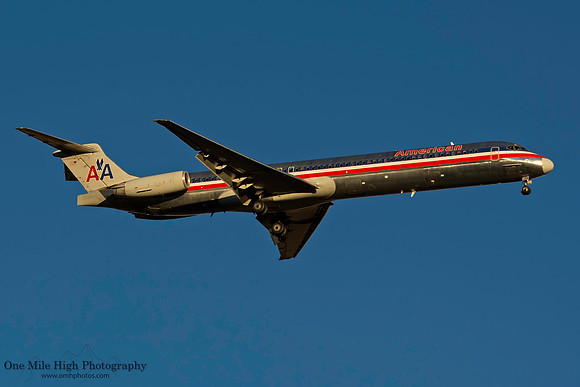McDonnell Douglas DC-9-82 (MD-82) (N7537A)