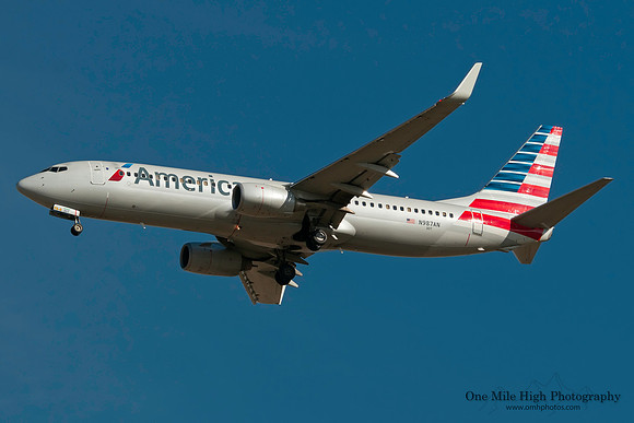 Boeing 737-823 (N987AN)