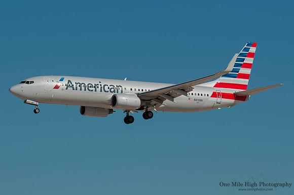 Boeing 737-823 (N810NN)