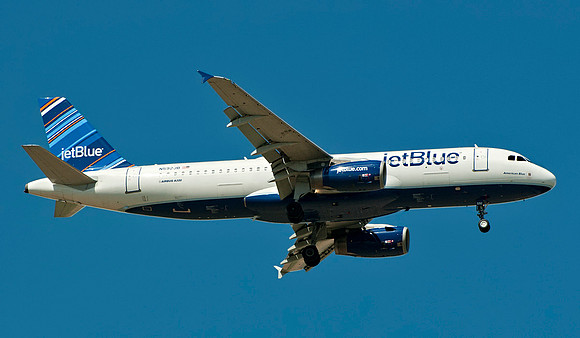 Airbus A320-232 (N592JB)