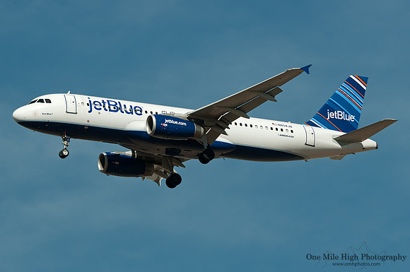 Airbus A320-232 (N804JB) - "Got Blue?"