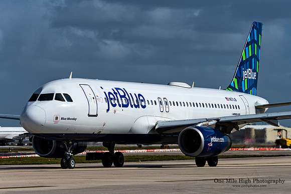 Airbus A320-232 (N571JB) - "Blue Monday"