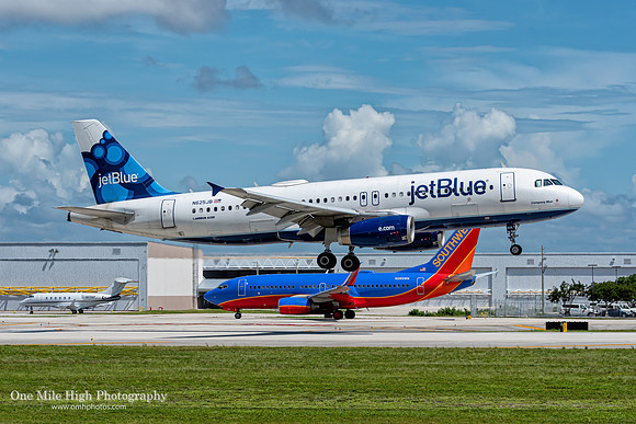 Airbus A320-232 (N625JB) - "Company Blue"