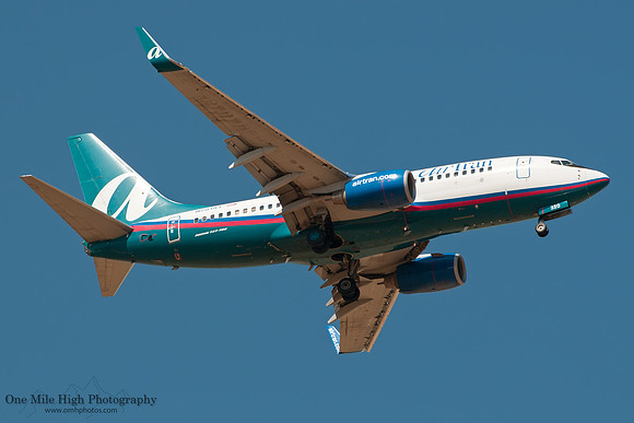 Boeing 737-7BD (N281AT)