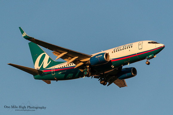 Boeing 737-76N (N284AT)