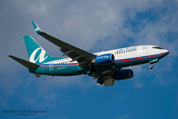 Boeing 737-76N (N174AT)
