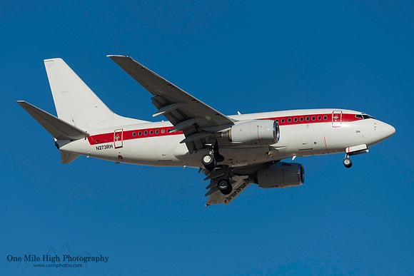 Boeing 737-66N (N273RH)
