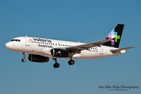 Airbus A319-133 (XA-VOO) - "Godofredo"