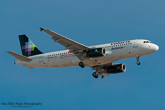 Airbus A320-232 (XA-VOV) - "Antonio"
