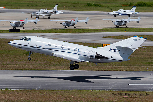 Dassault-Brequet Falcon 200 (N69EC)