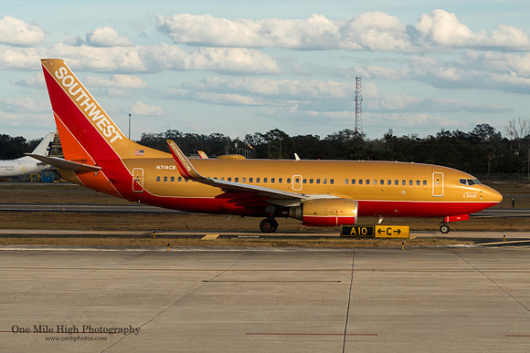Boeing 737-7H4 (N714CB) - Colleen Barrett Clasic (Desert Gold LIvery)