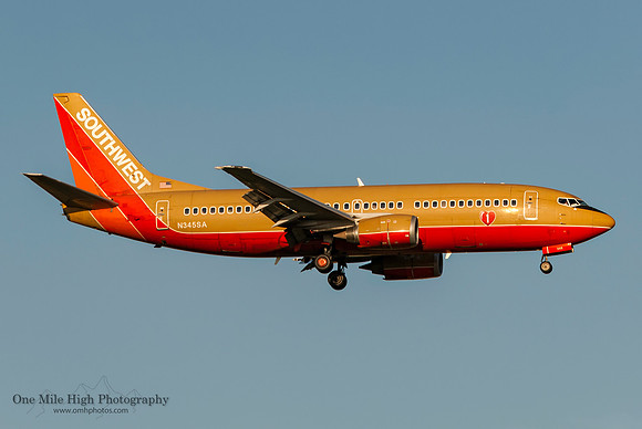 Boeing 737-3K2 (N345SA)