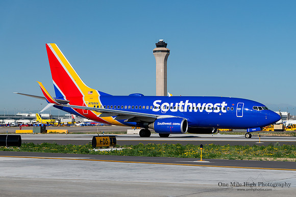 Boeing 737-752 (N7886A)