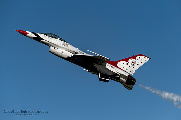 Lockheed F-16C (T-Bird #5) - USAF Thunderbirds (Maj Michelle "Mace" Curran)
