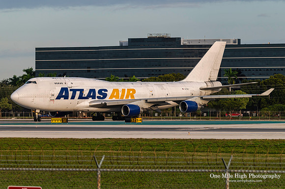 Boeing 747-412(BCF) (N471MC)