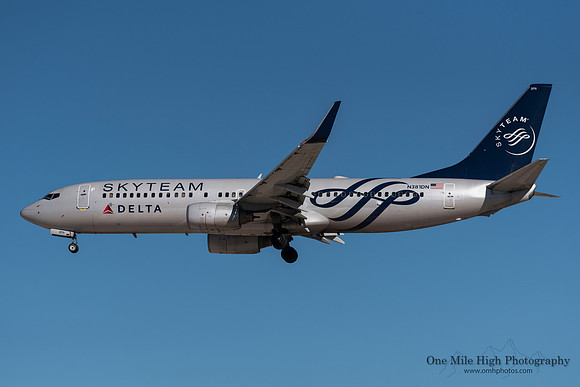 Boeing 737-832 (N38DN) - Skyteam