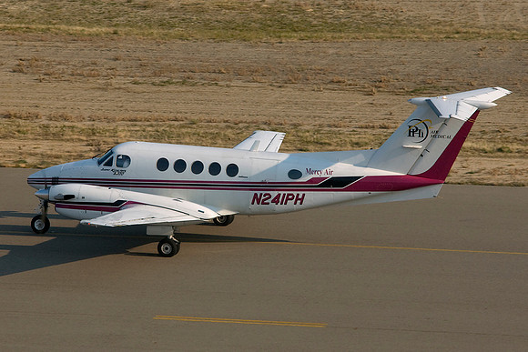 Beechcraft BE-200 King Air (N241PH)