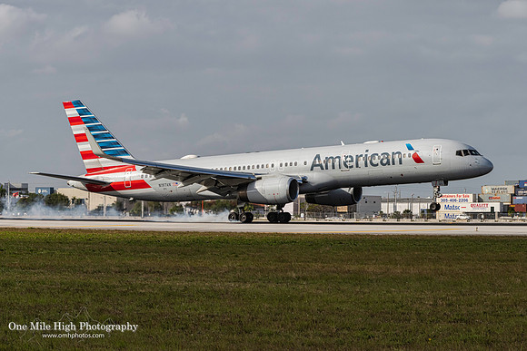 Boeing 757-223(WL) (N197AN)