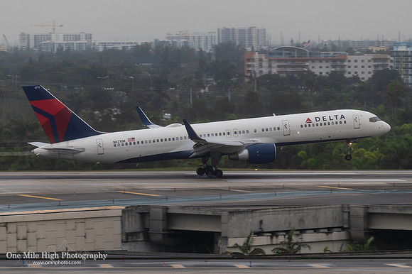 Boeing 757-232(WL) (N6711M)