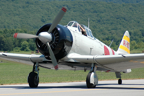North American Harvard/Texan (NX60DJ) - Mitsubishi A6M2 Zero (Replica)