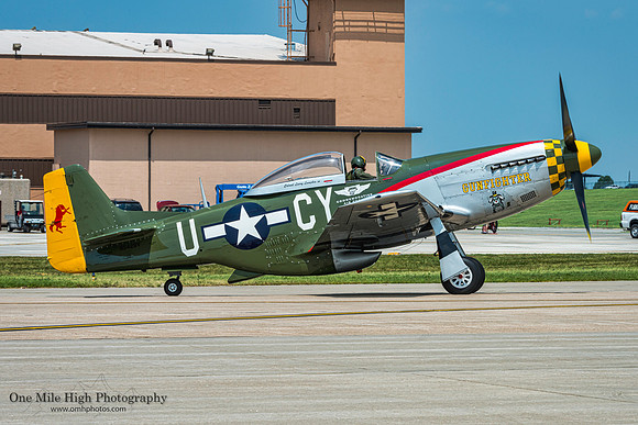 1944 North American P-51D Mustang (N5428V)
