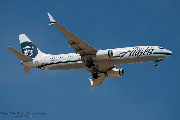 Boeing 737-890(WL) (N528AS)