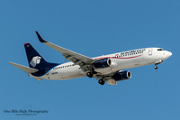 Boeing 737-83N (N860AM)