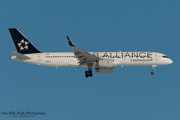 Boeing 757-224 (N14120) - "Star Alliance"