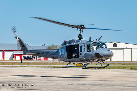 Bell TH-1H Iroquois (74-22442)