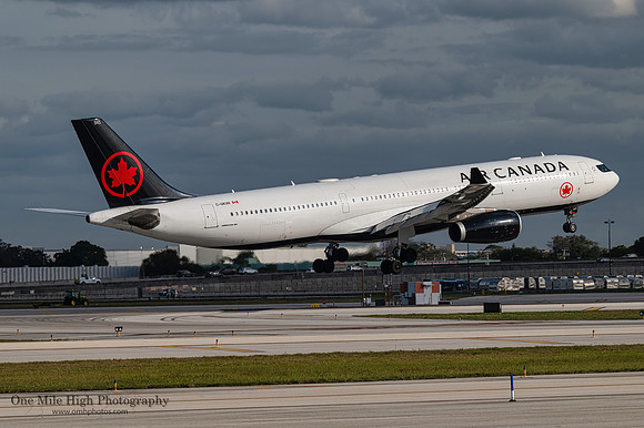 Airbus A330-343 (C-GKUH)