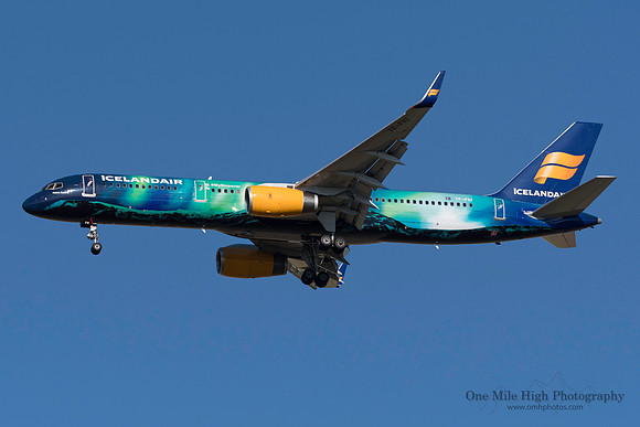 Boeing 757-256(WL) (TF-FIU) - "Hekla Aurora"